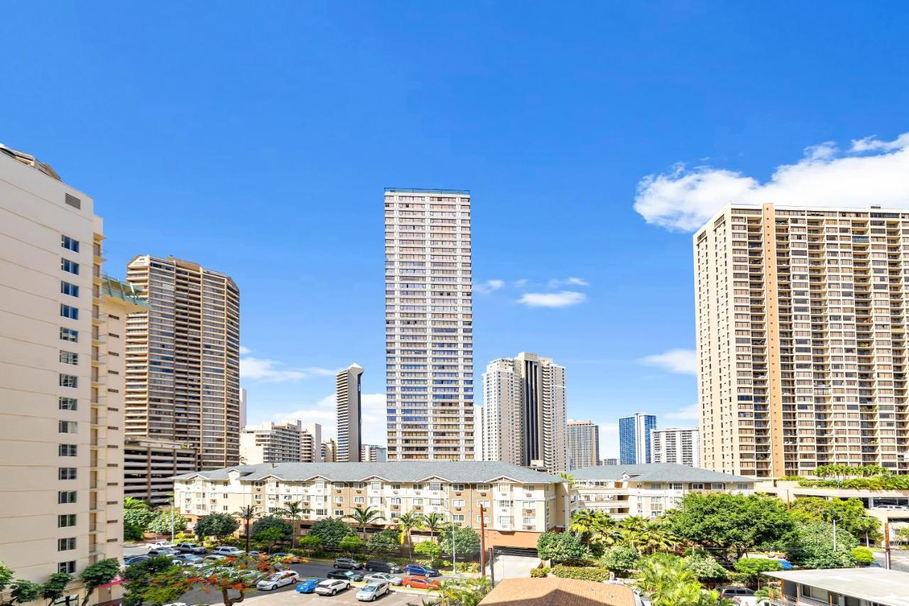 Renovated With City View At Aqua Palms Waikiki Honolulu Dış mekan fotoğraf