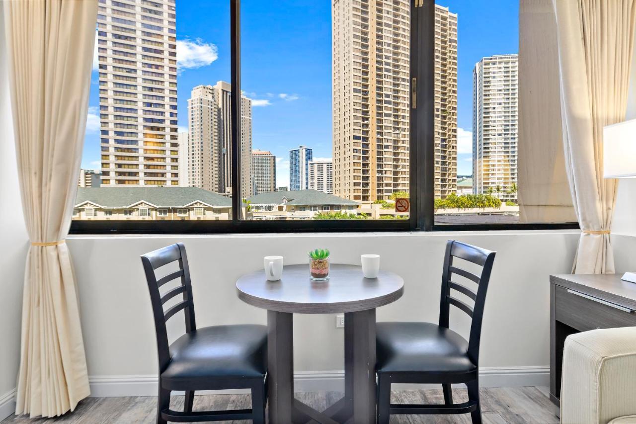 Renovated With City View At Aqua Palms Waikiki Honolulu Dış mekan fotoğraf