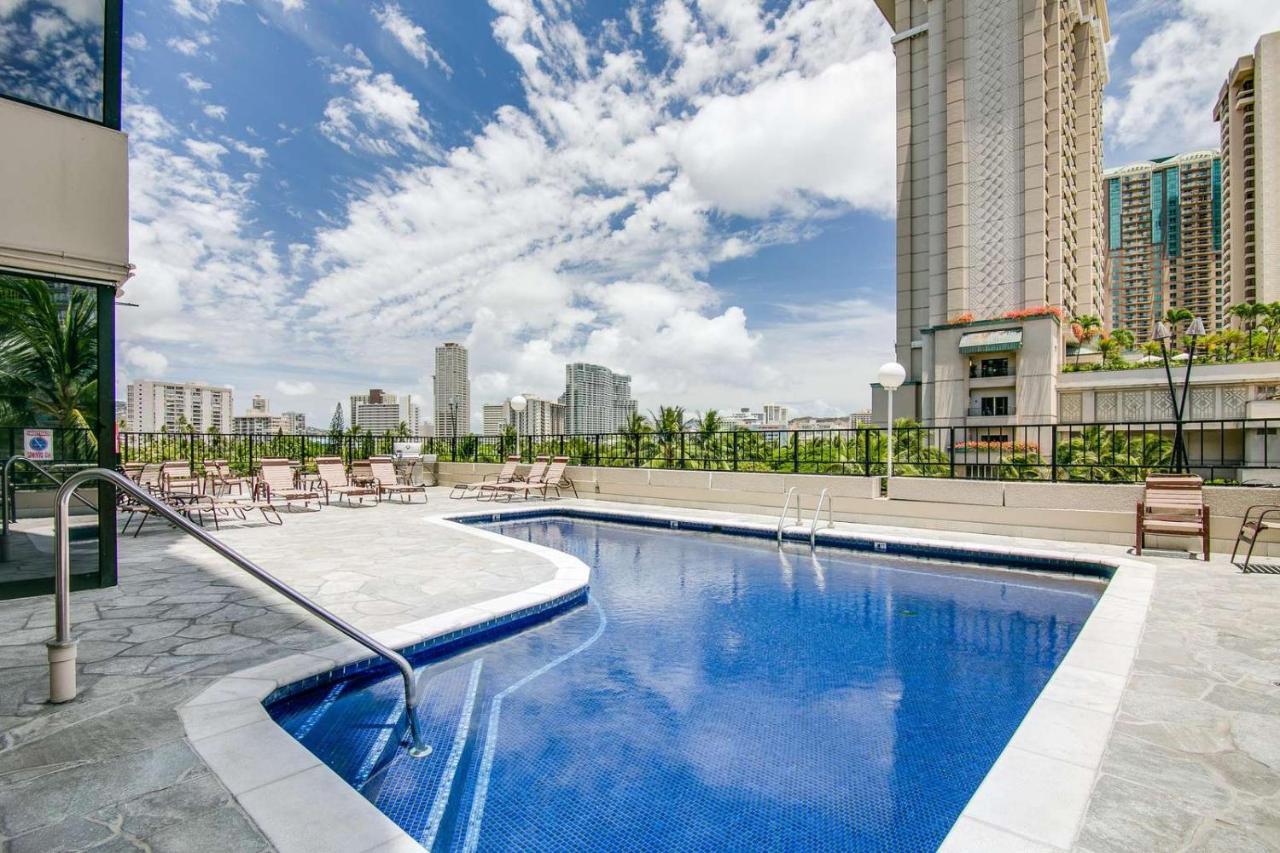 Renovated With City View At Aqua Palms Waikiki Honolulu Dış mekan fotoğraf